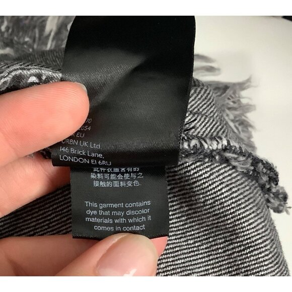 We The Free People Black Denim High-Waisted Distressed Fringe Hem Shorts Size 27 - Picture 8 of 11